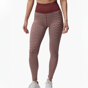 New Spiritual Gangster Seamless Jacquard 7/8 Leggings Canyon Geo Burgundy XS/S
